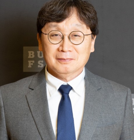 제 10대 김홍구 총장